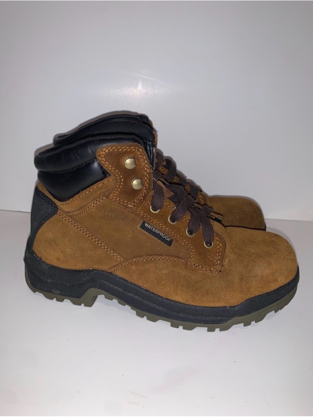 Brahma steel toe boots womens size 8 US. brahma waterproof boots